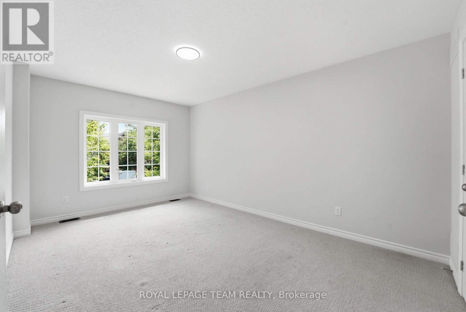 2 Bed, 2 Bath House for Sale in Ottawa – 239 TANDALEE CRESCENT, Ottawa – MLS# X13674808 - Image 20