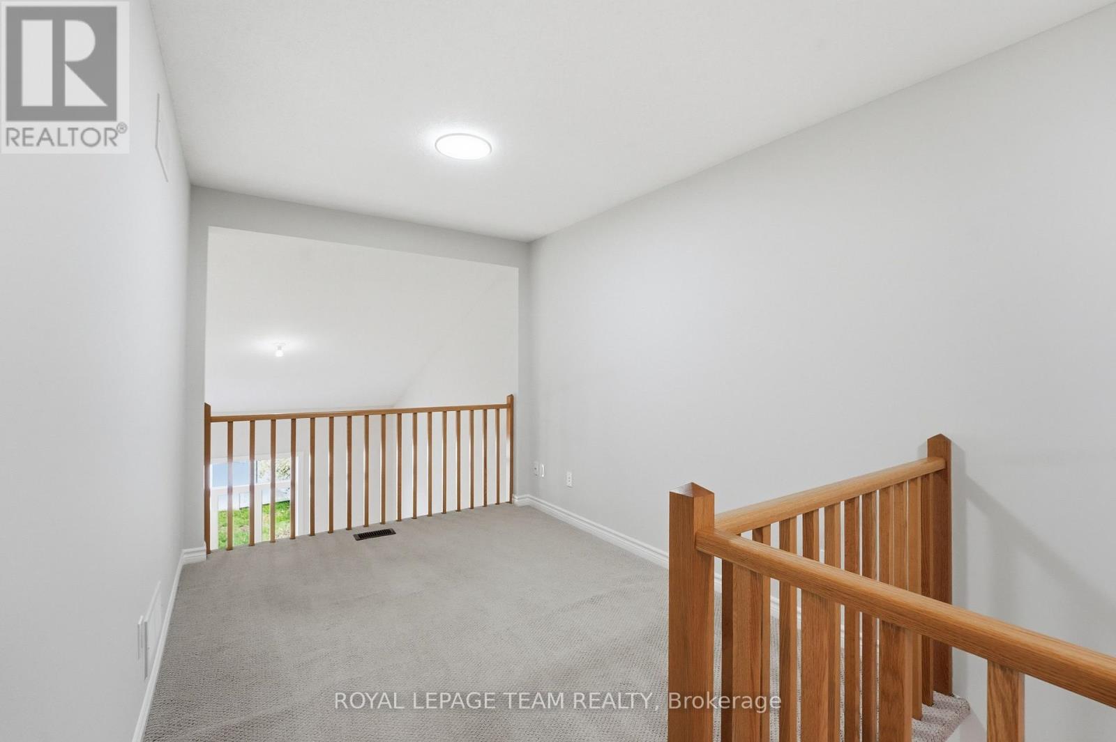 2 Bed, 2 Bath House for Sale in Ottawa – 239 TANDALEE CRESCENT, Ottawa – MLS# X13674808 - Image 29
