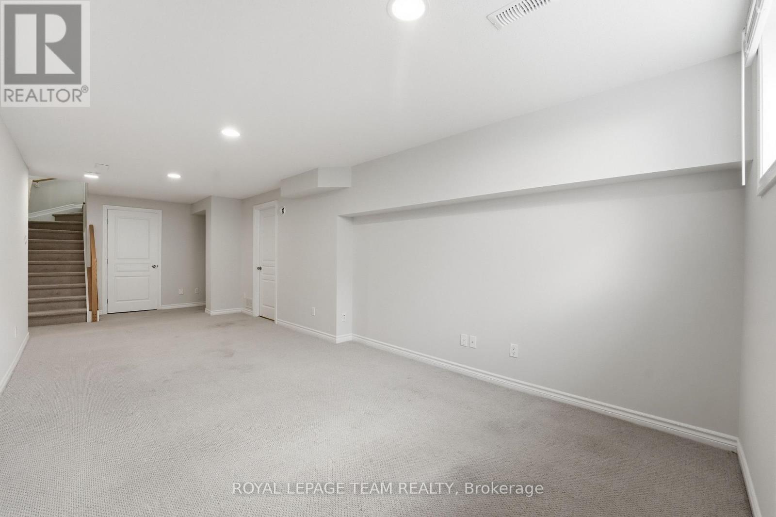 2 Bed, 2 Bath House for Sale in Ottawa – 239 TANDALEE CRESCENT, Ottawa – MLS# X13674808 - Image 31
