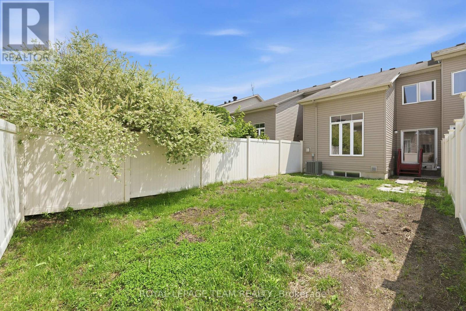 2 Bed, 2 Bath House for Sale in Ottawa – 239 TANDALEE CRESCENT, Ottawa – MLS# X13674808 - Image 36