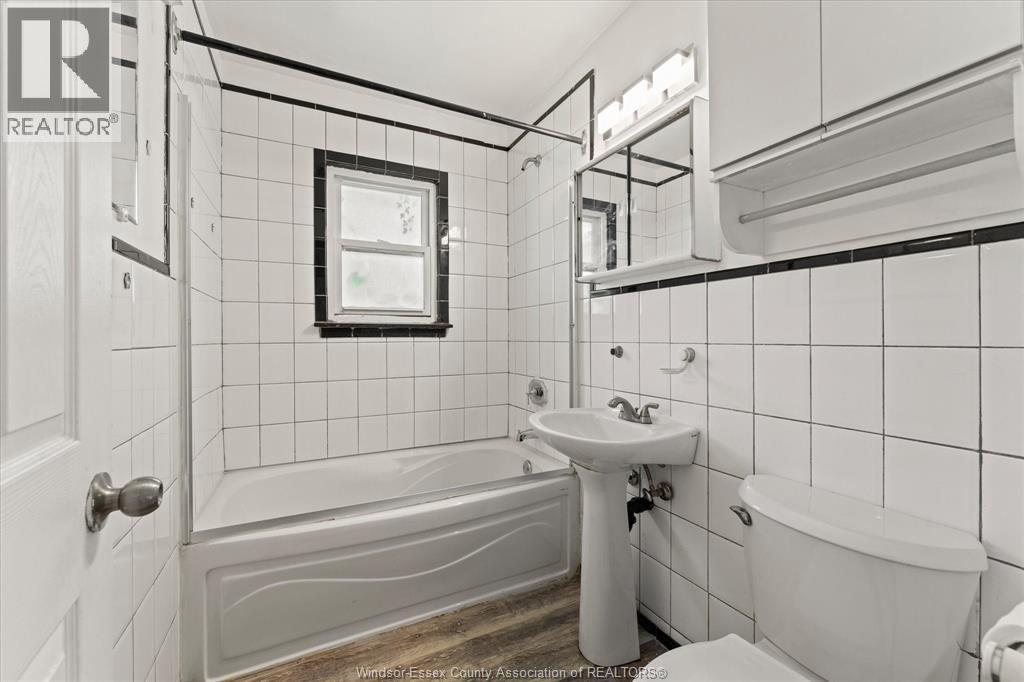 3672 MORRIS DRIVE - 15