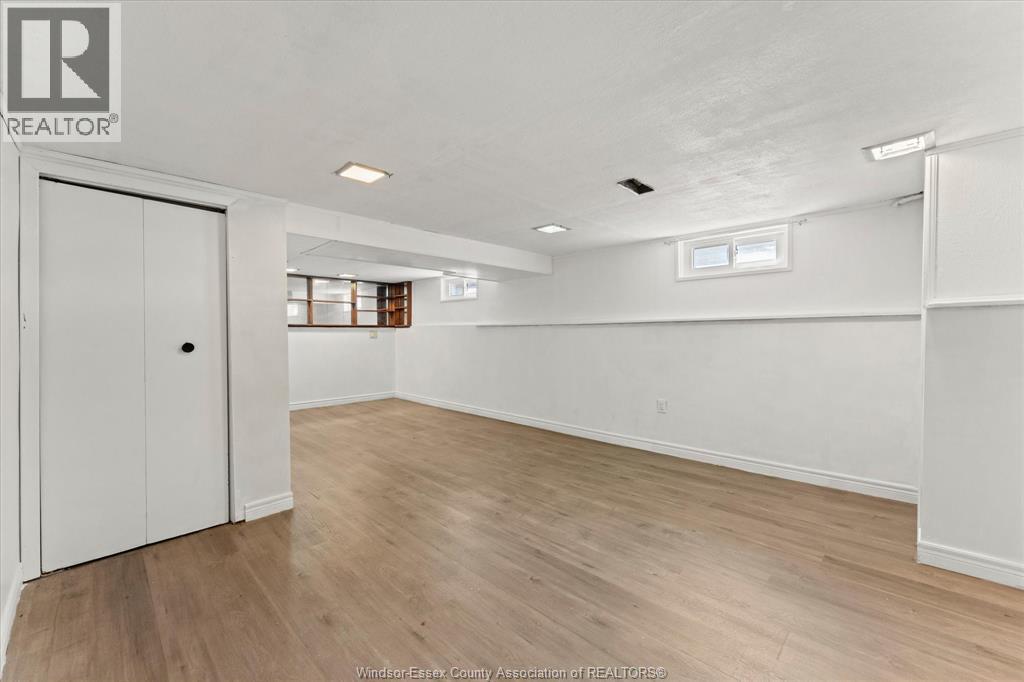 3672 MORRIS DRIVE - 19