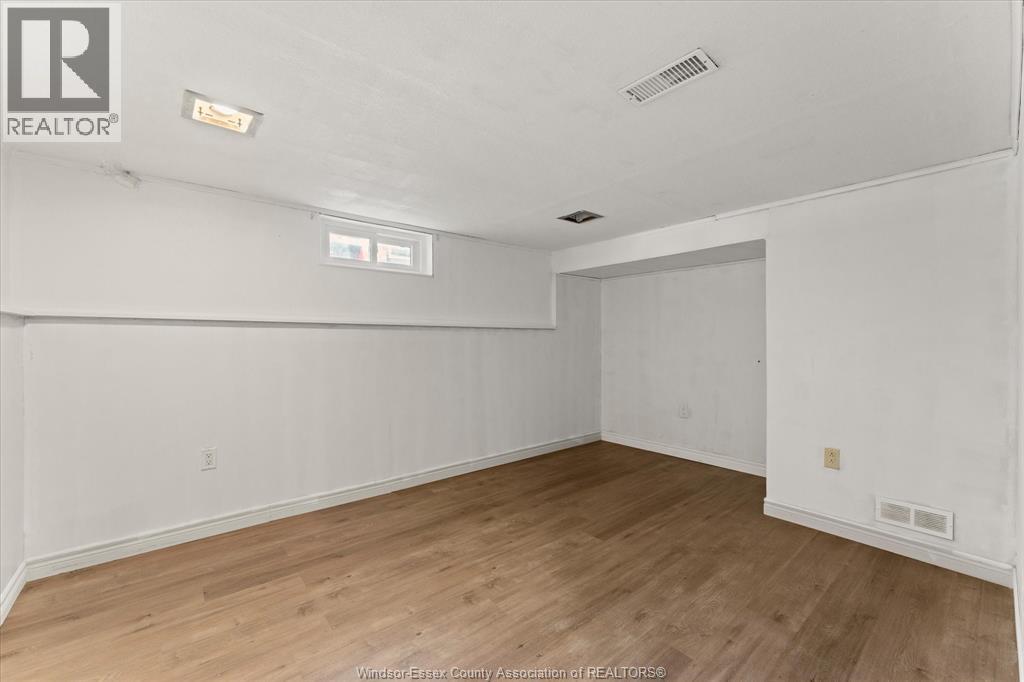 3672 MORRIS DRIVE - 22