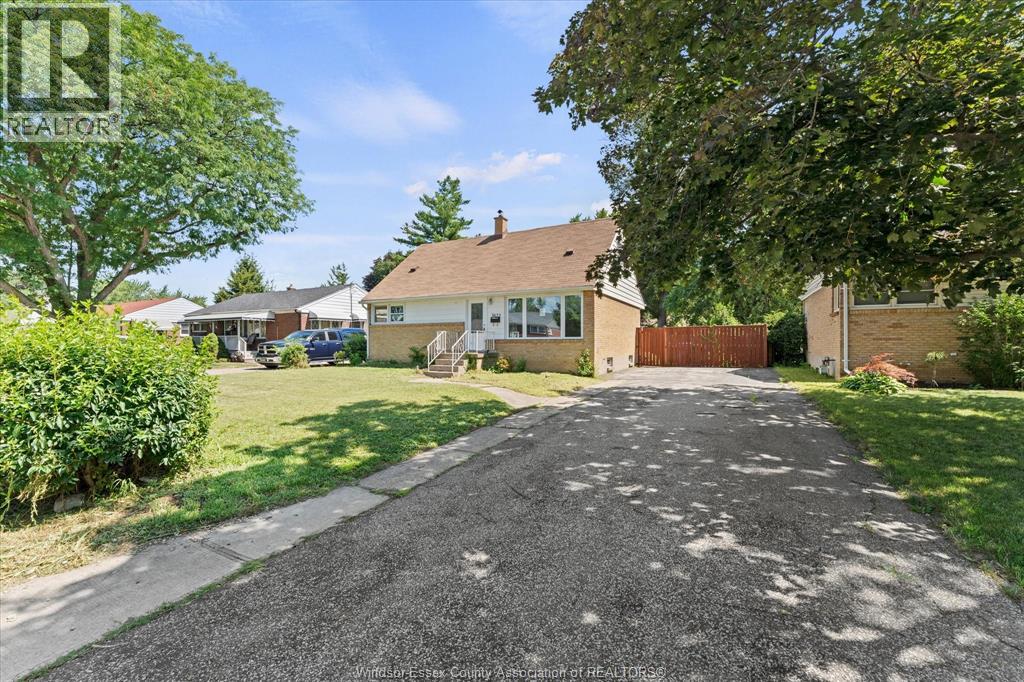 3672 MORRIS DRIVE - Image 3