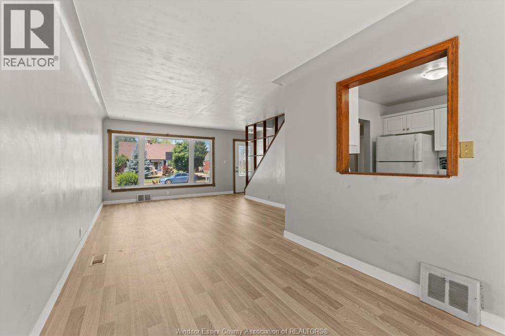 3672 MORRIS DRIVE - 8
