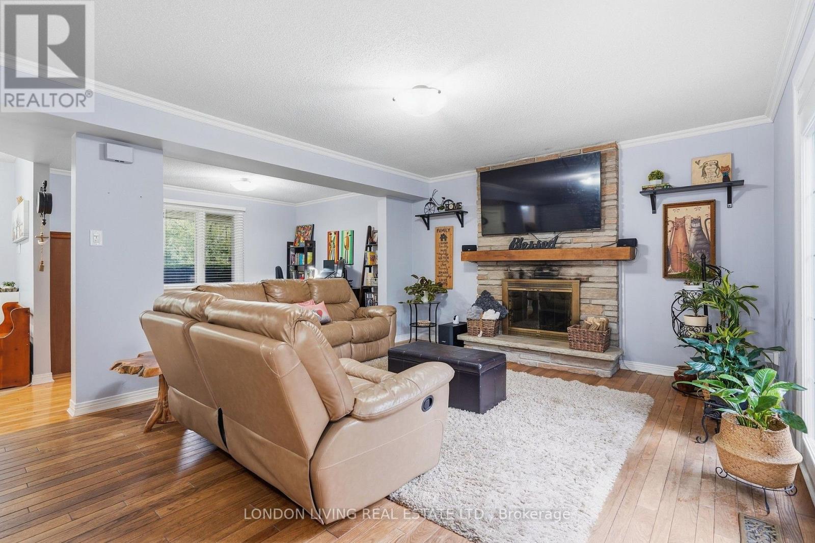 91 ST CLAIR COURT - 10