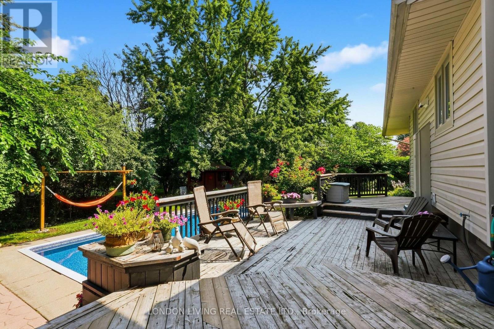 91 ST CLAIR COURT - 35