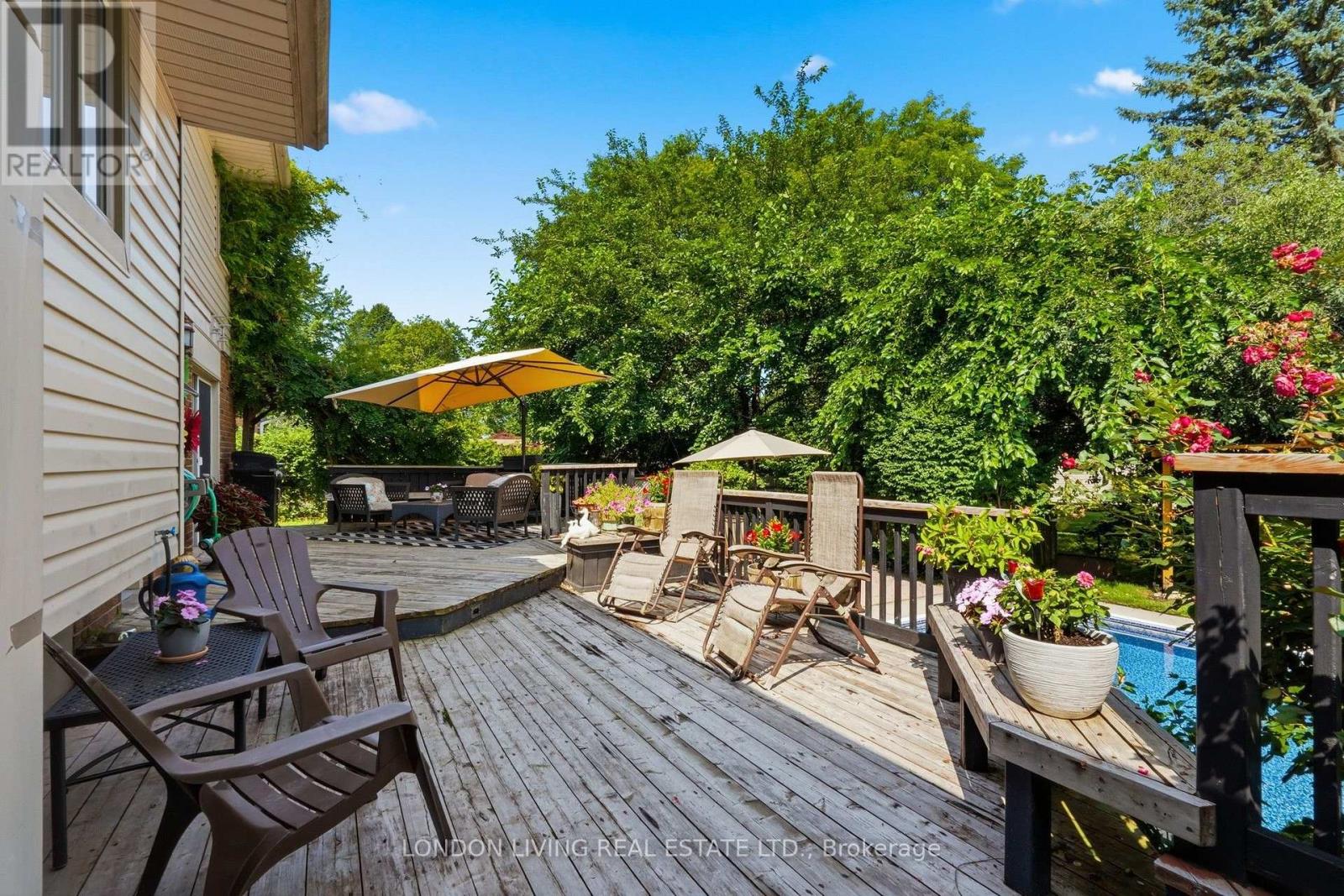 91 ST CLAIR COURT - 32