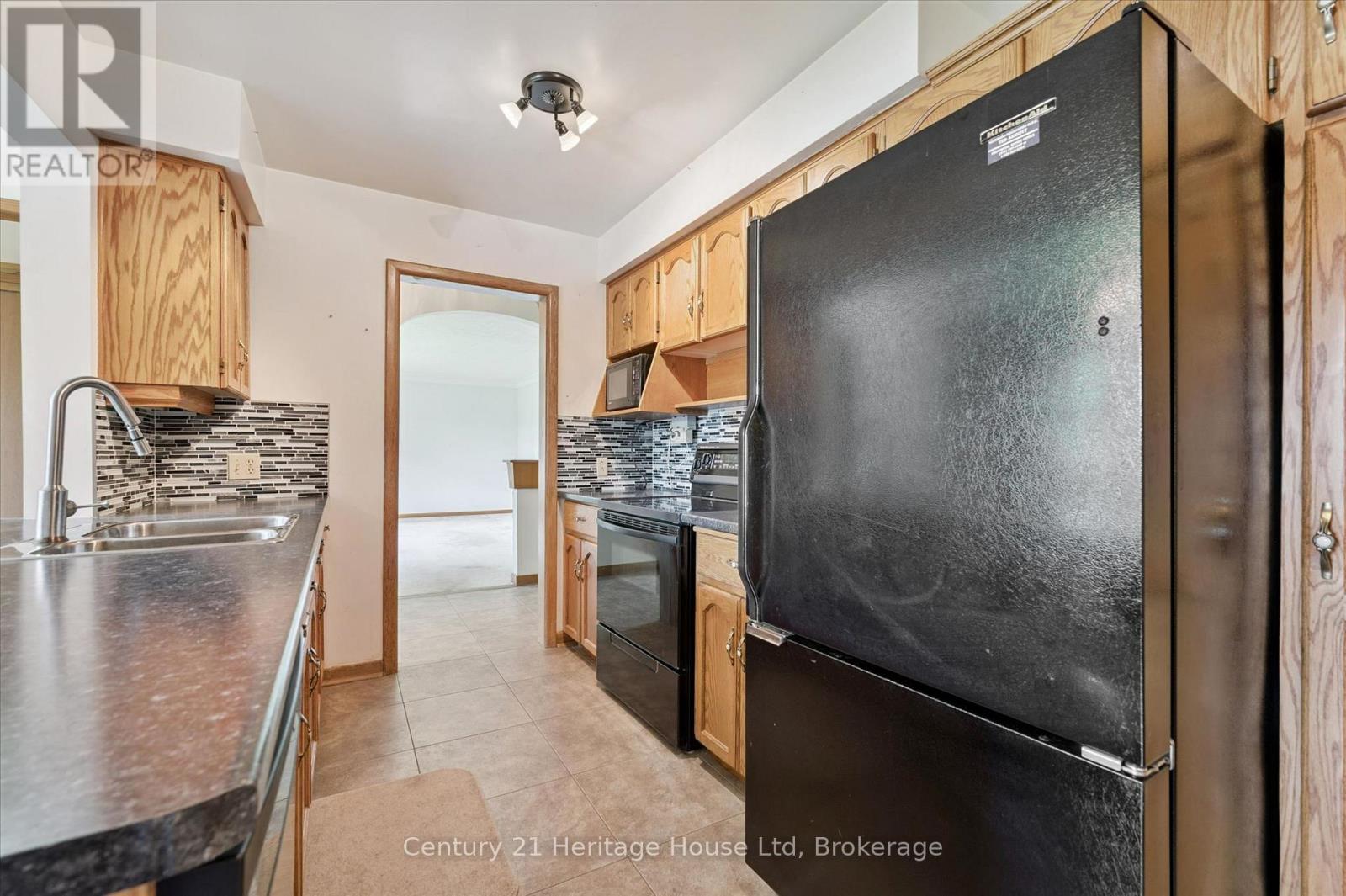 470 CAMERON STREET - Image 13