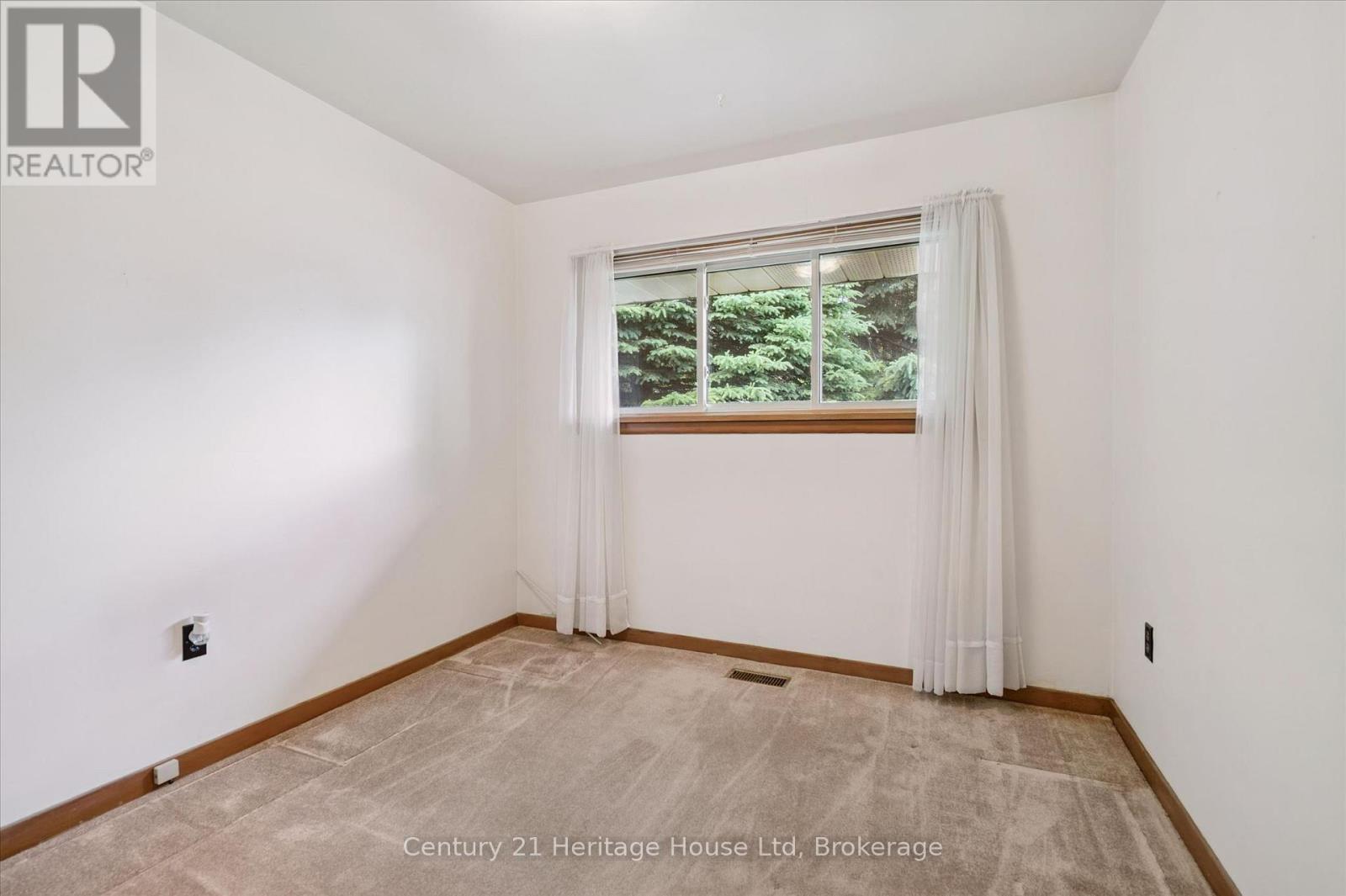 470 CAMERON STREET - Image 22