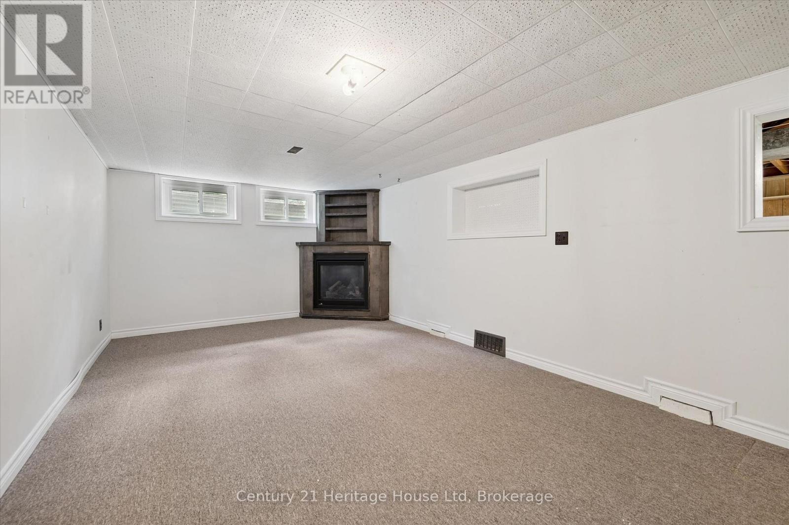 470 CAMERON STREET - 27
