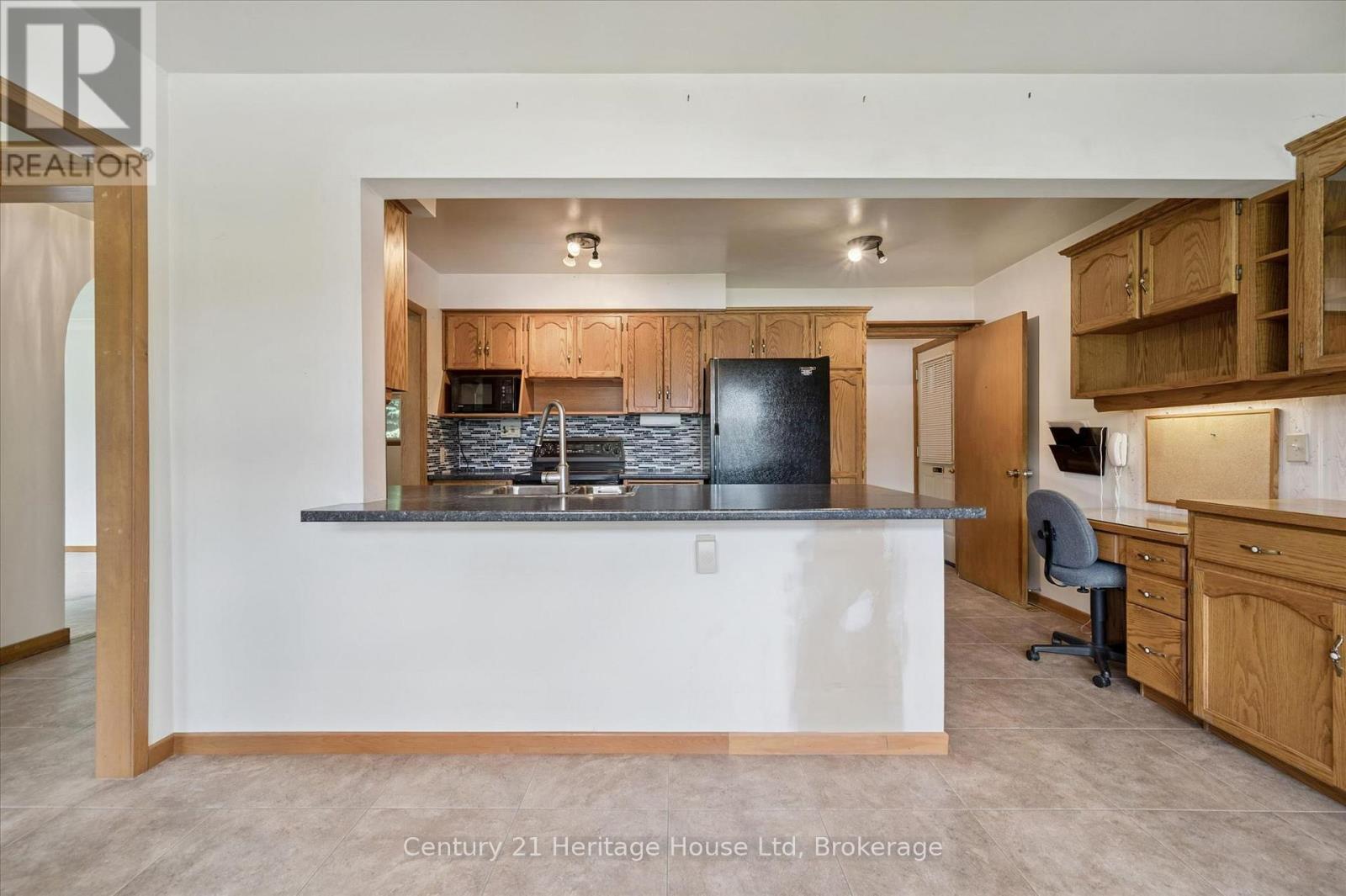 470 CAMERON STREET - Image 8