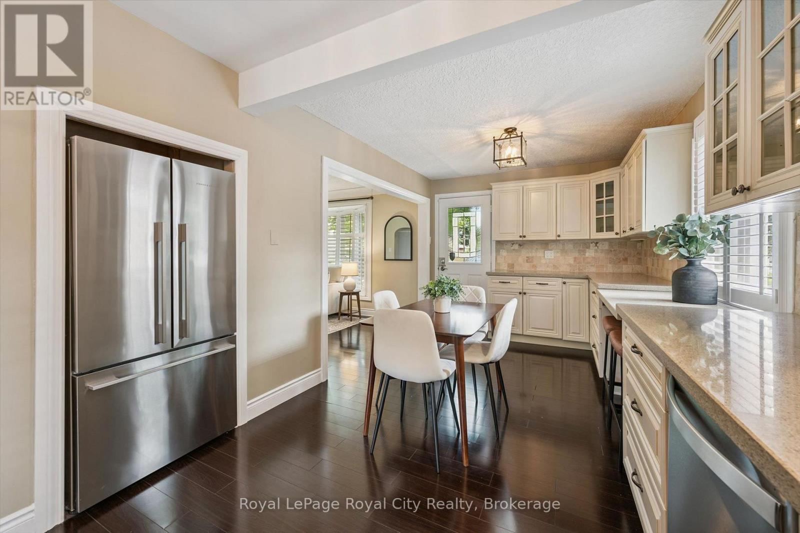 10 SUMAC PLACE - Image 13