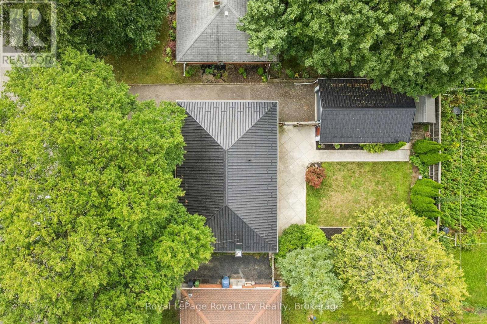 10 SUMAC PLACE - 44