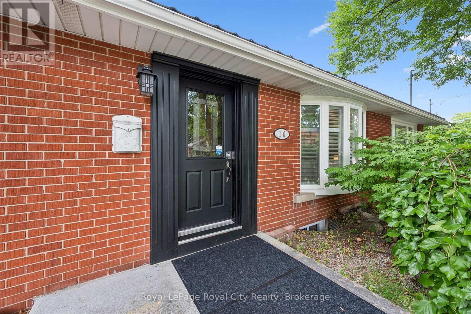 10 SUMAC PLACE - 6