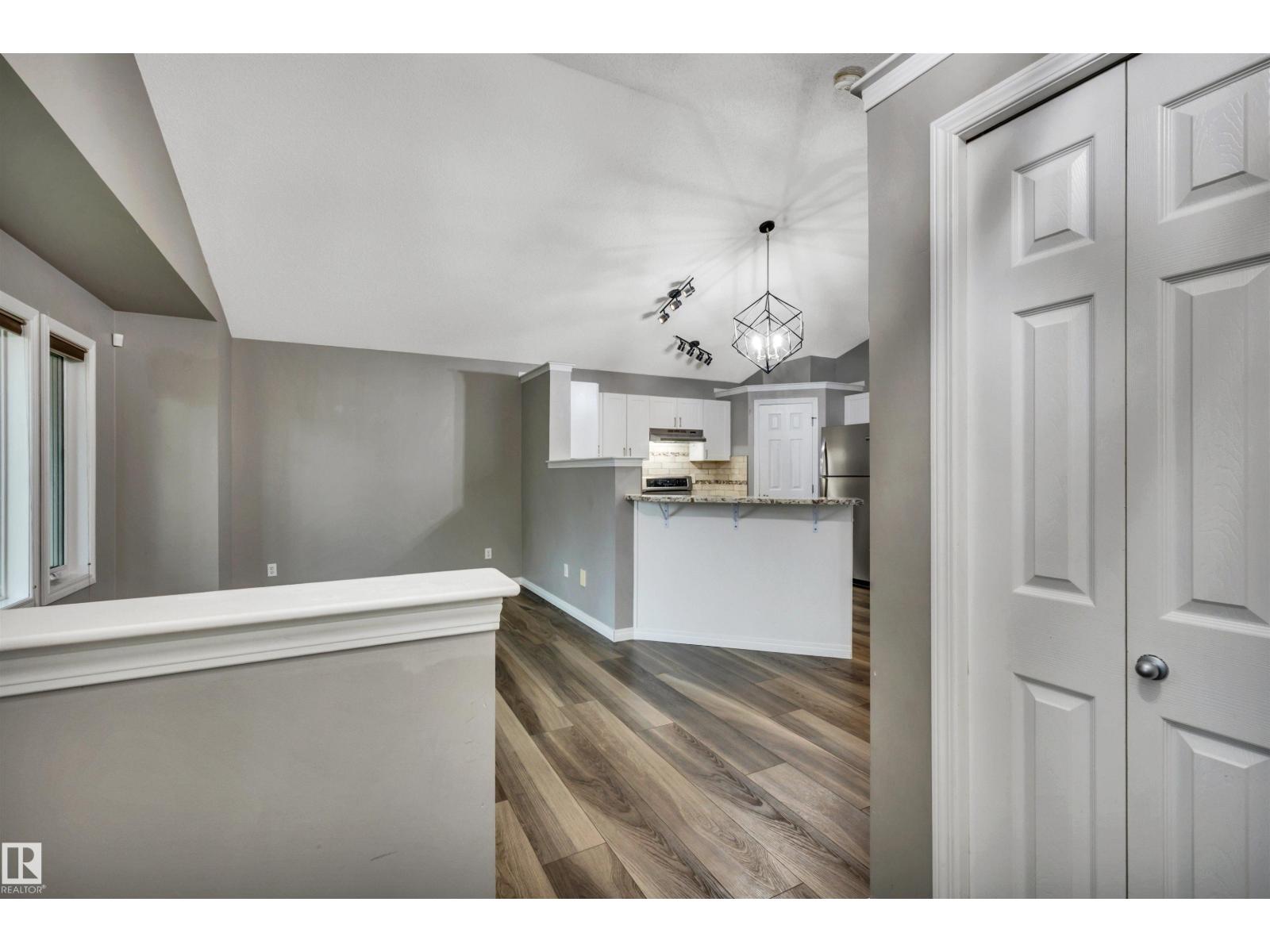 21243 91 AV NW - 13