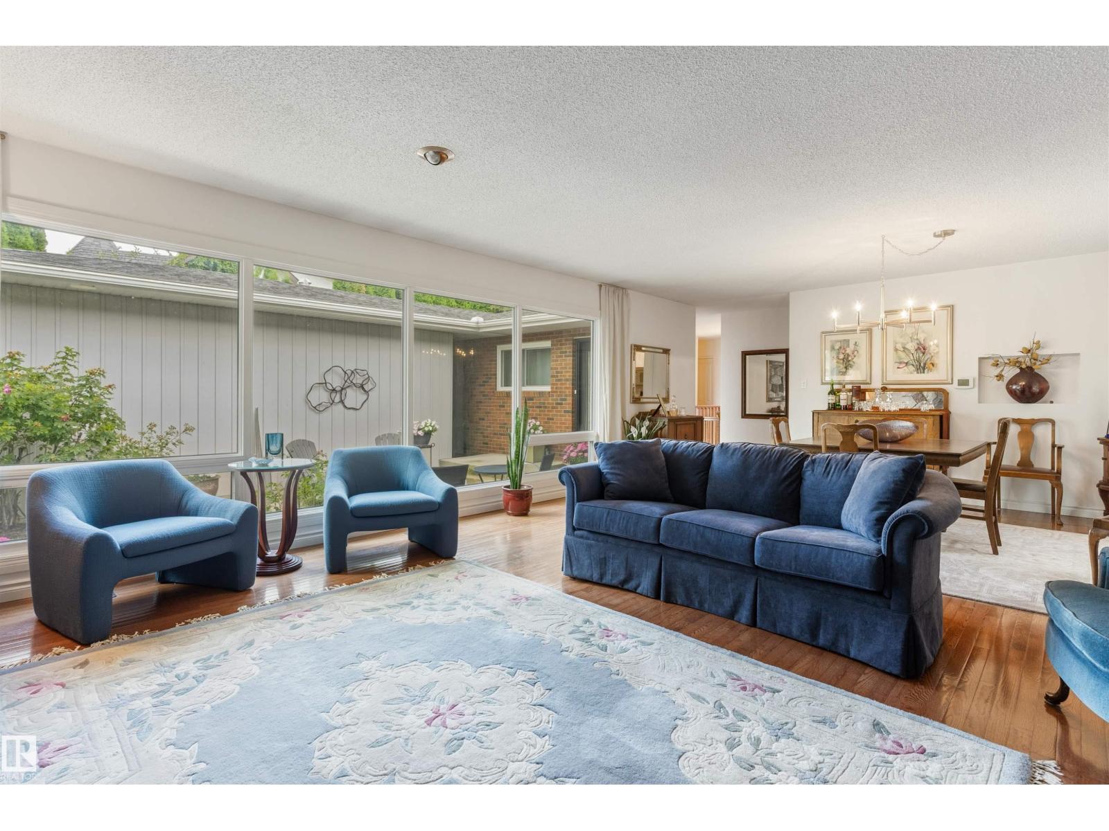 7 QUESNELL Crescent NW - Photo 13