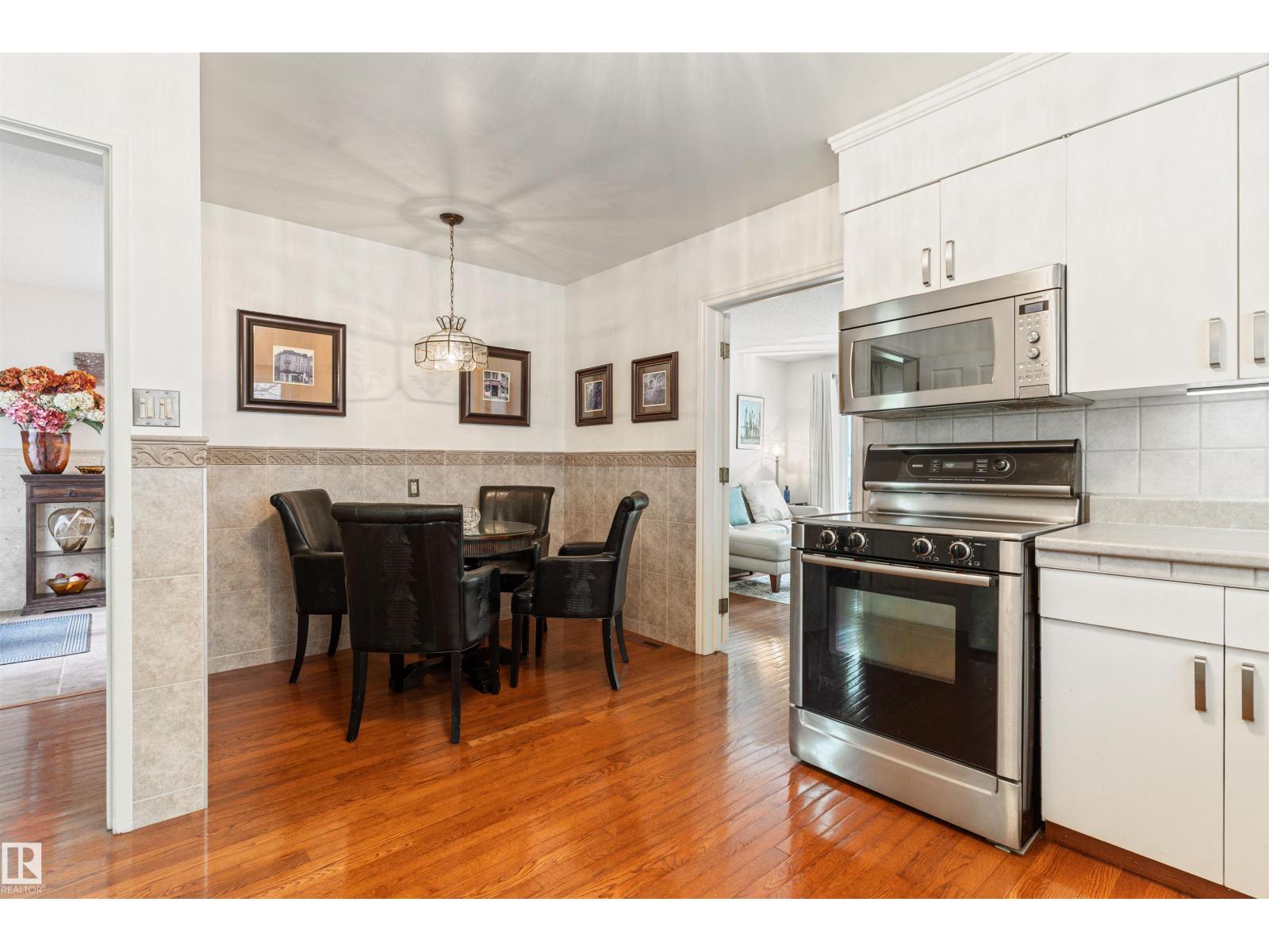 7 QUESNELL Crescent NW - Photo 18