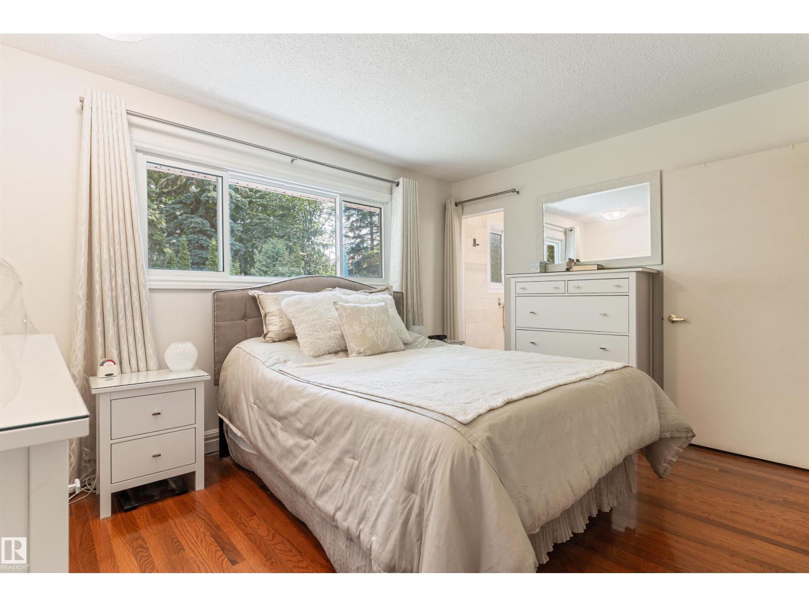 7 QUESNELL Crescent NW - Photo 26