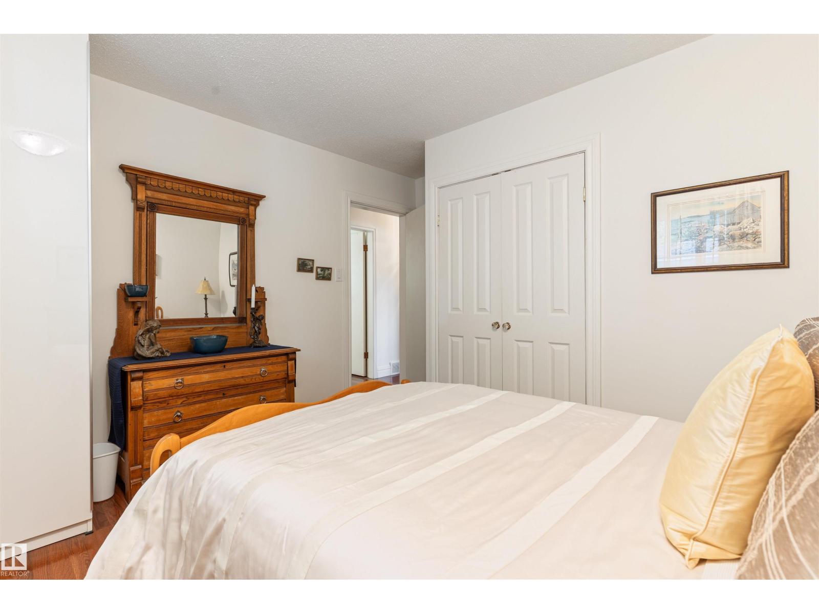 7 QUESNELL CR NW - 30