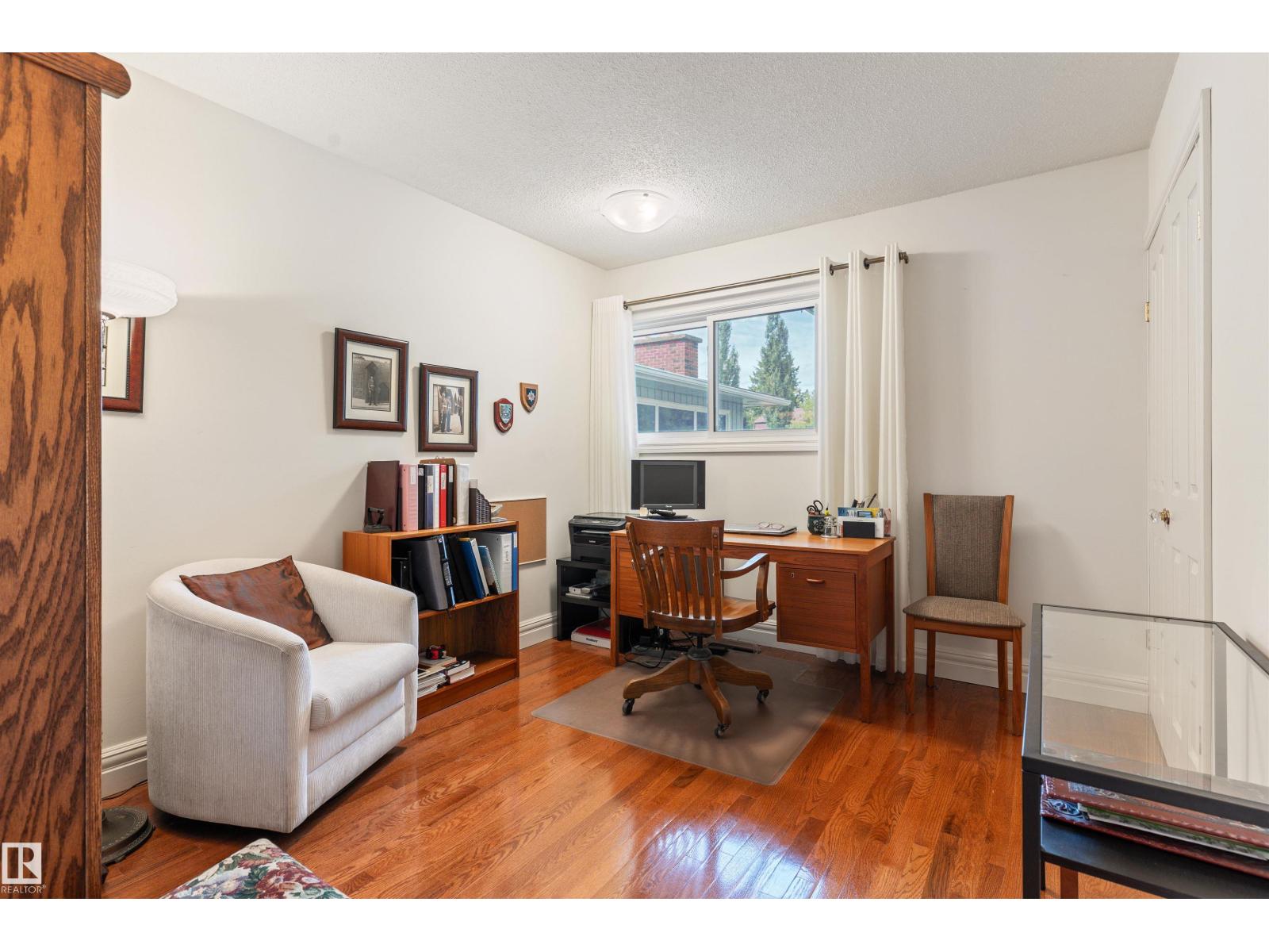 7 QUESNELL Crescent NW - Photo 31