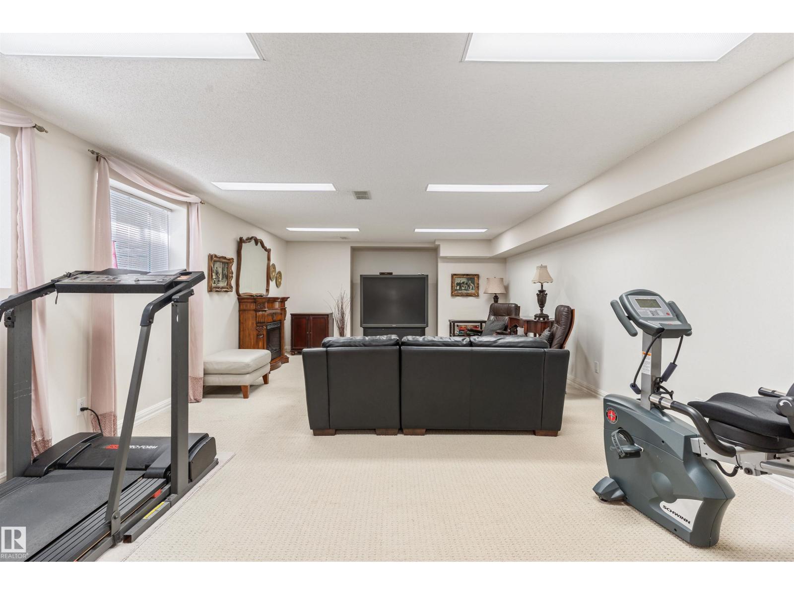 7 QUESNELL Crescent NW - Photo 38
