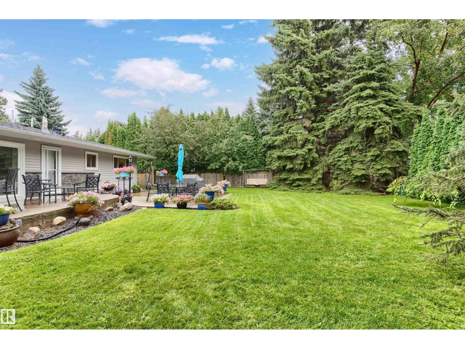 7 QUESNELL Crescent NW - Photo 48