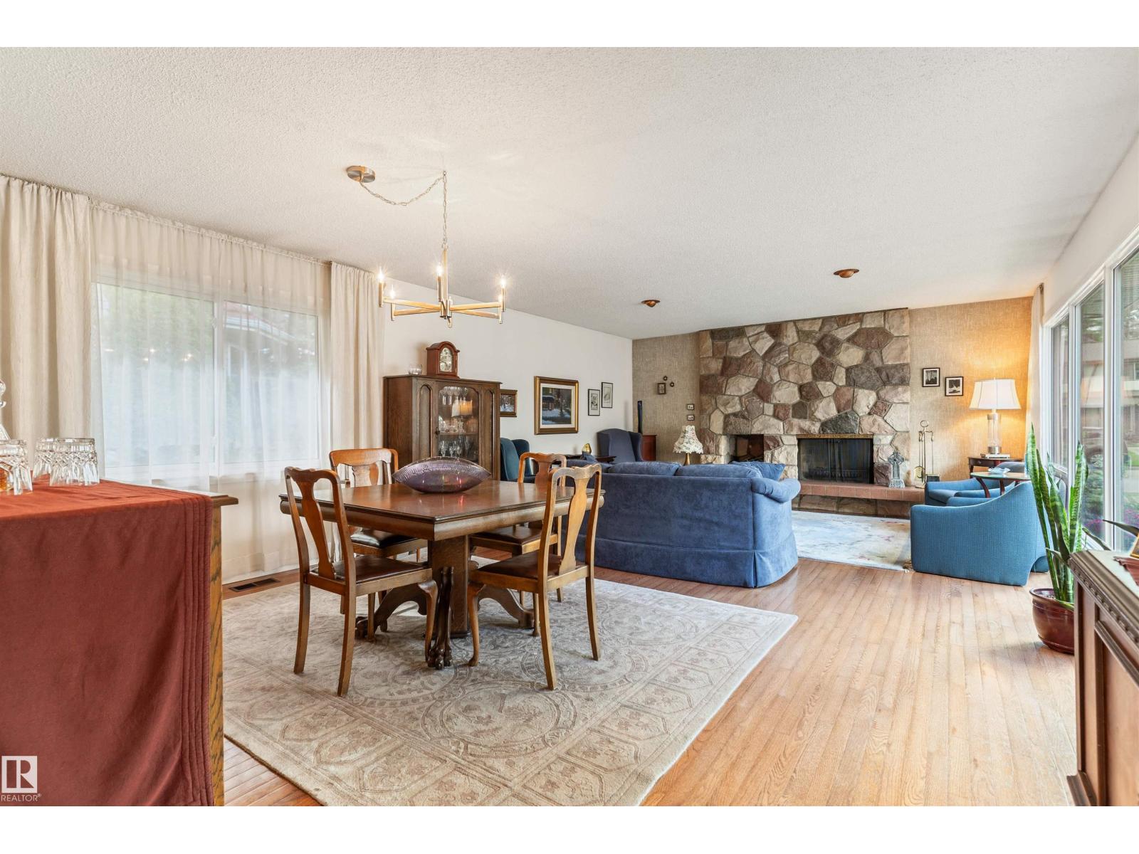 7 QUESNELL CR NW - 6