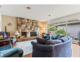 Mud room - 7 Quesnell Cr Nw, Edmonton, AB T5R5N8 Photo 10