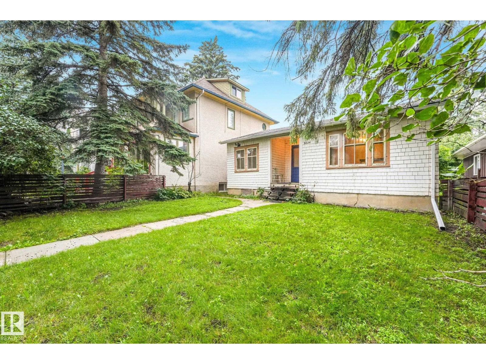 9824 91 AV NW - 3