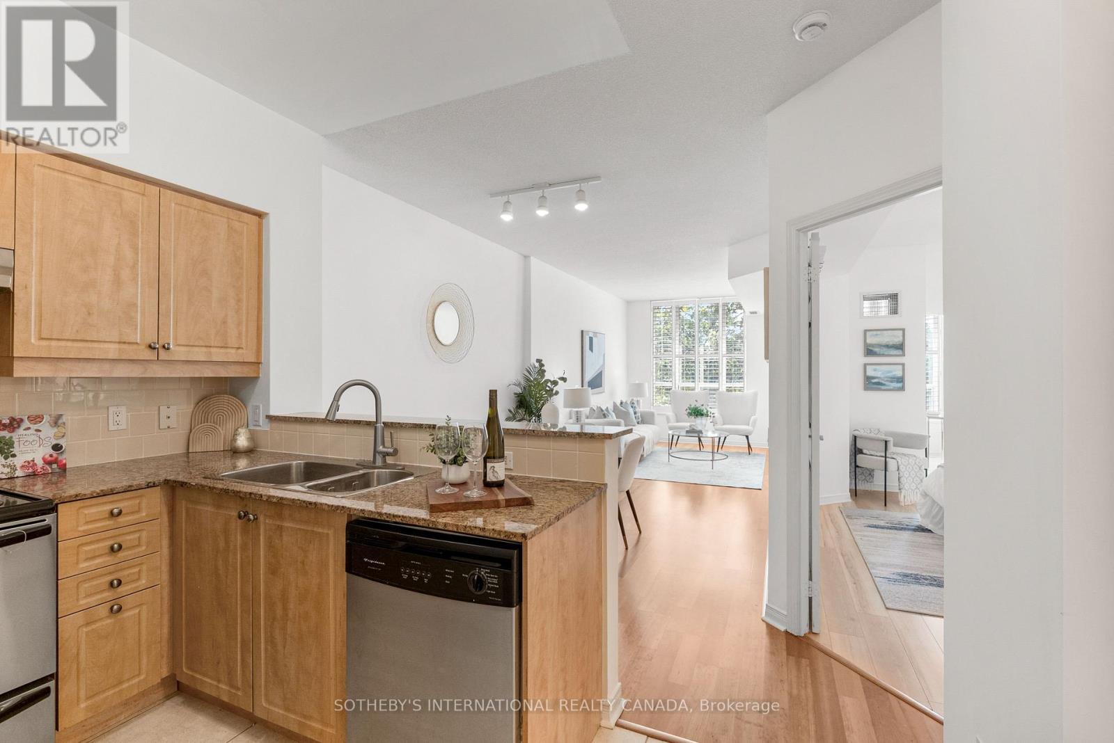 #405 485 ROSEWELL AVENUE - 8