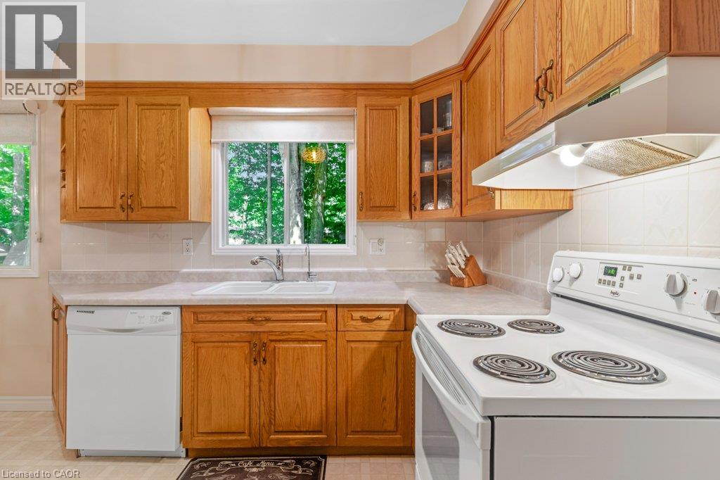 11 GREY OWL Drive - Image 12