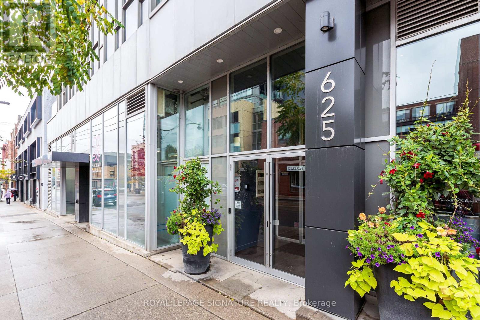 Photo of 625 Queen Street