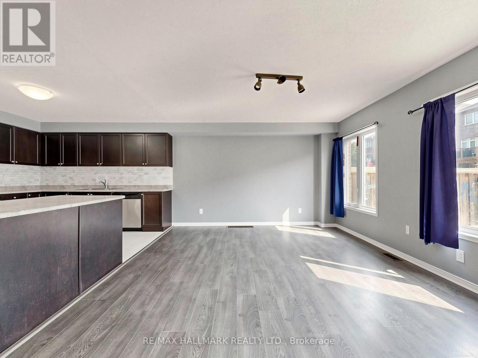 17 HOARD AVENUE S - 12