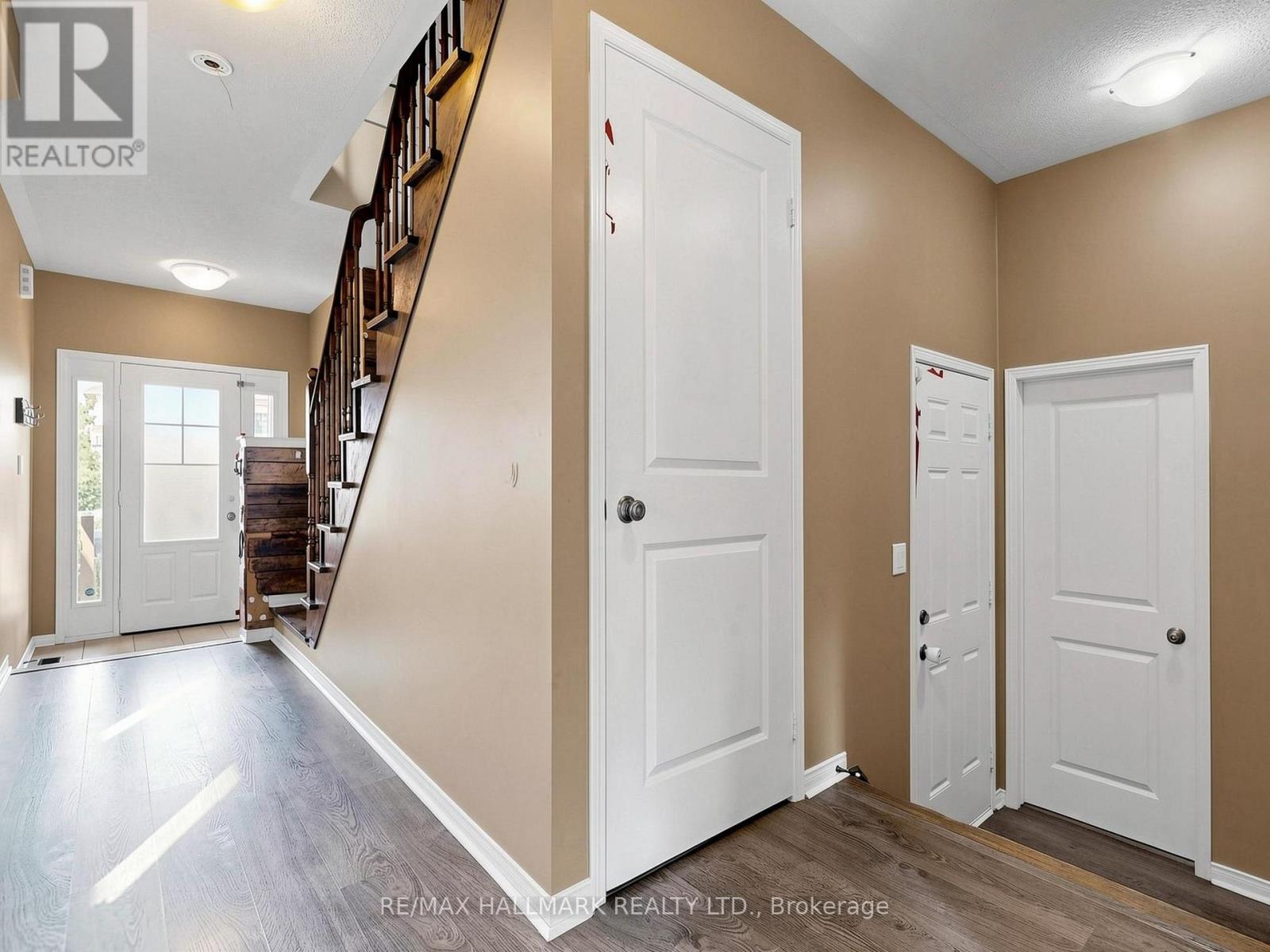 17 HOARD AVENUE S - Image 22