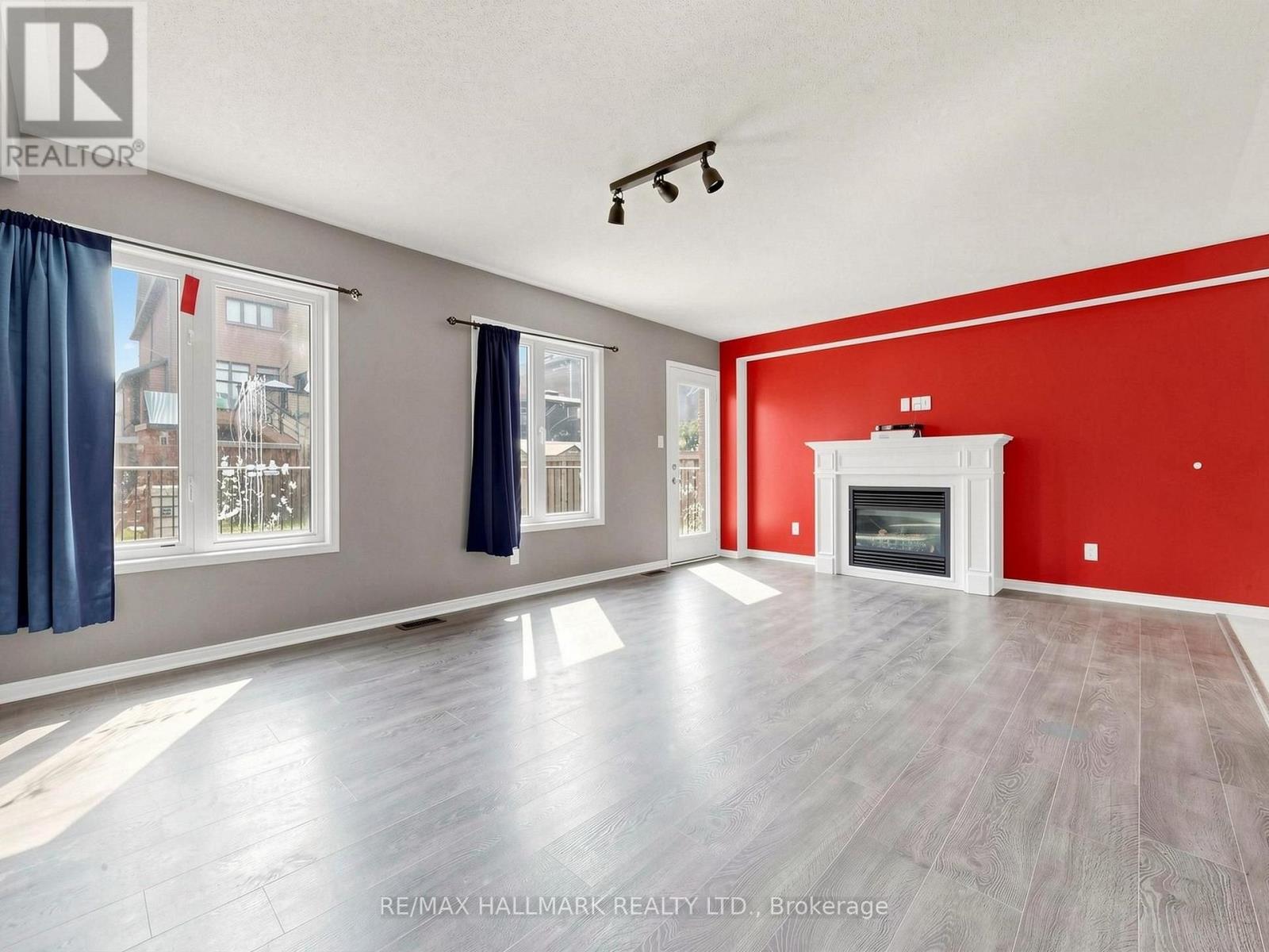 17 HOARD AVENUE S - Image 6