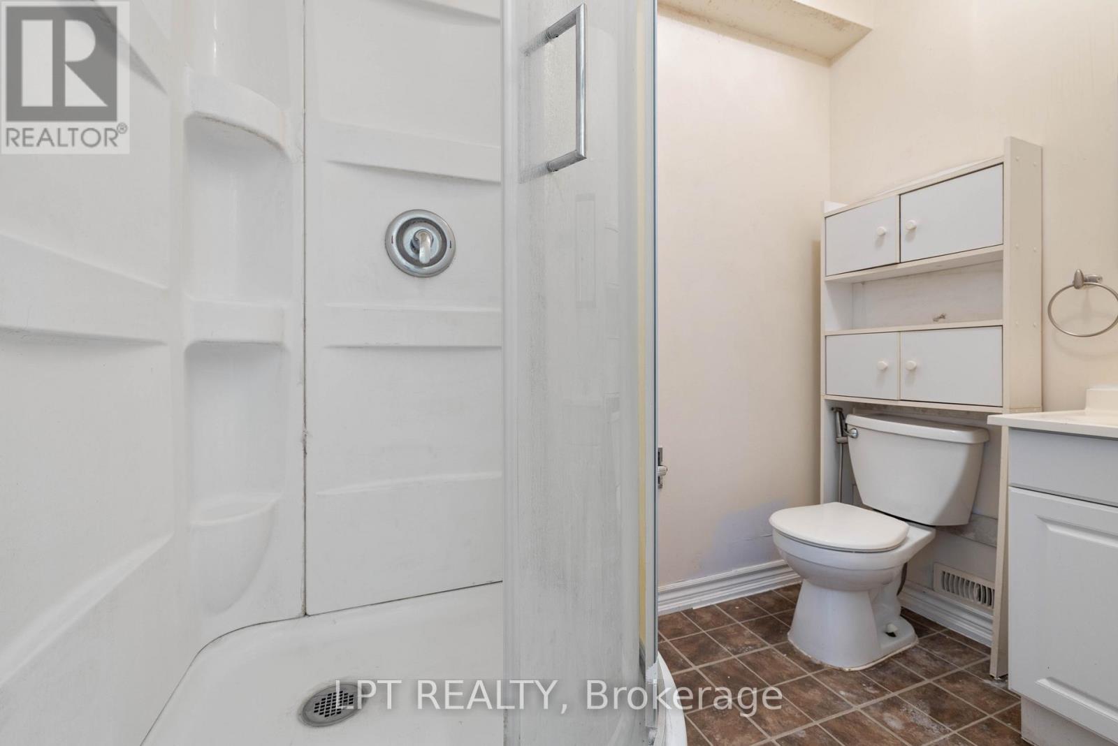 55H CHAUCER CRESCENT - 20