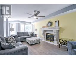 Family room - 34 Bear Creek Drive, Barrie, ON L4N9M6 Photo 9