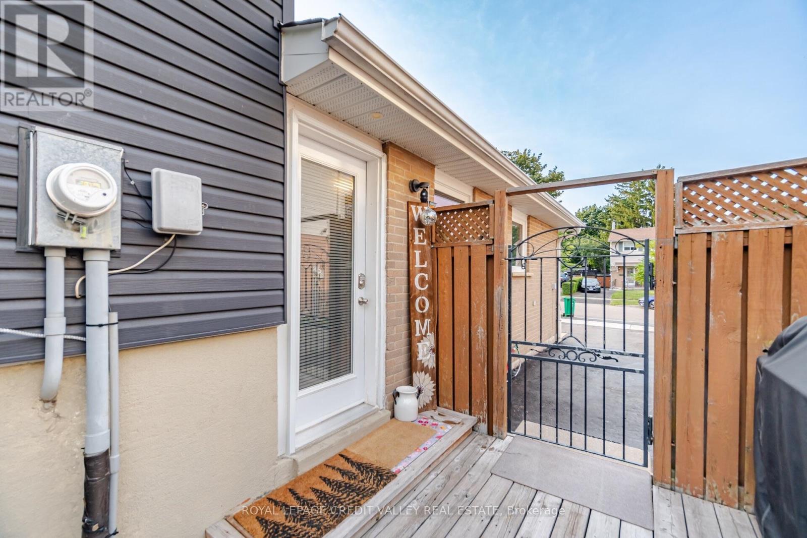 250 ARCHDEKIN DRIVE - Image 27