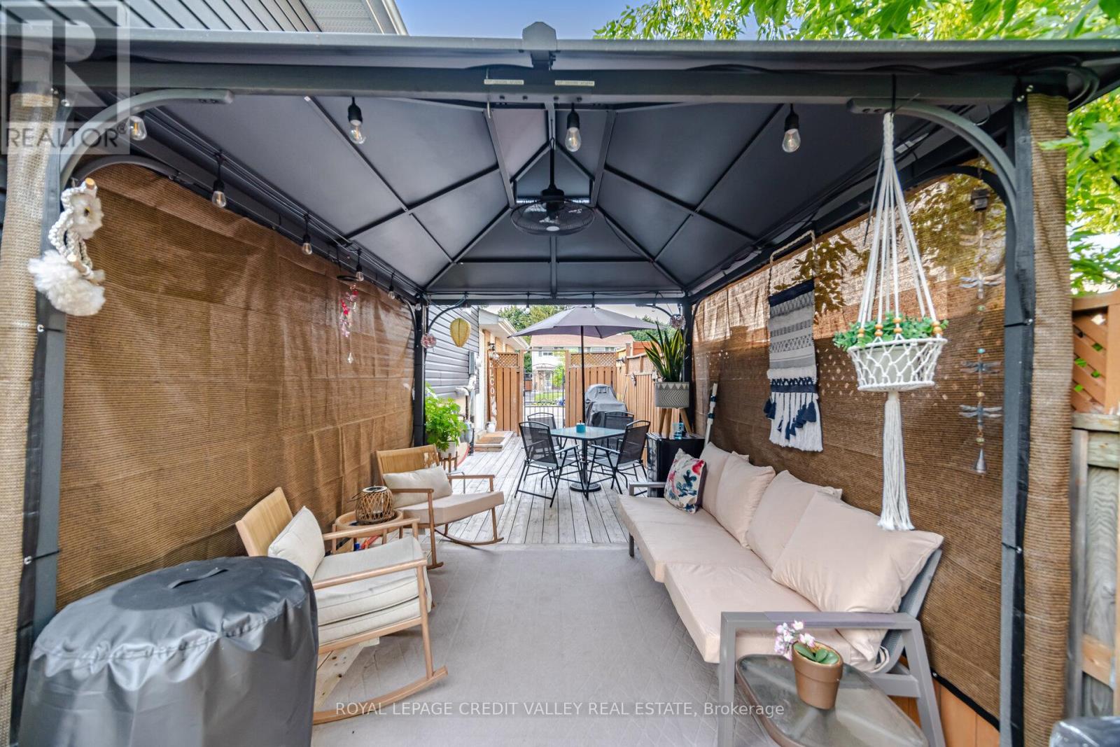 250 ARCHDEKIN DRIVE - Image 31