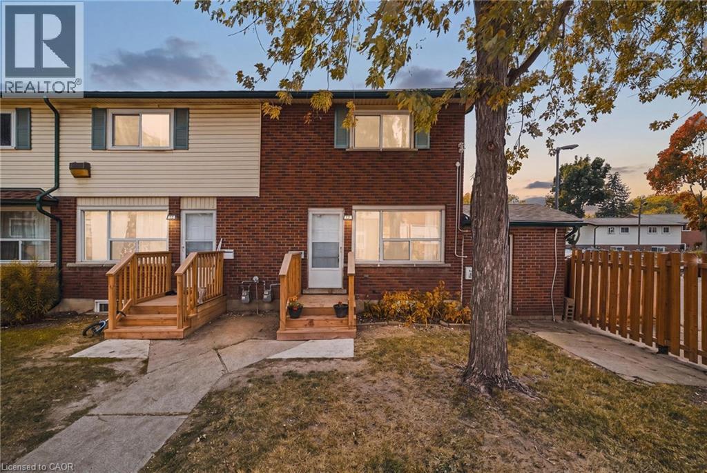 164 JANSEN Avenue Unit# 11 — photo 3