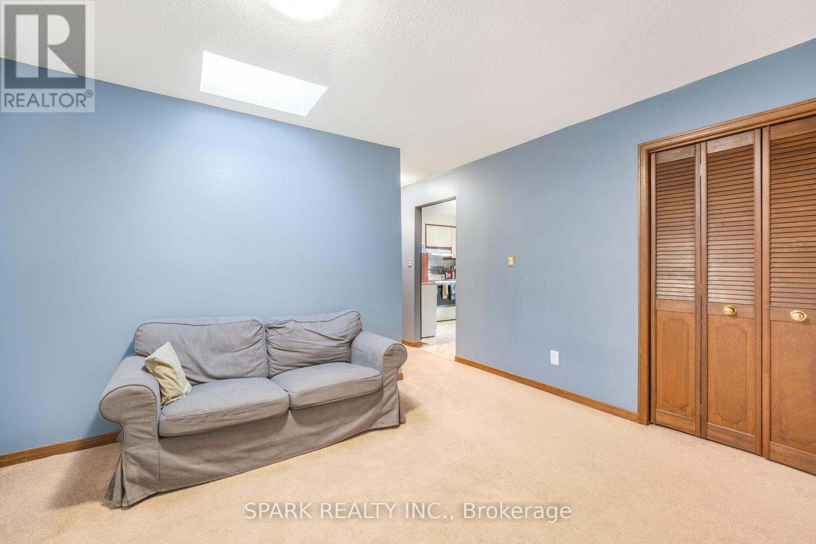 28 LAMPMAN CRESCENT - 8