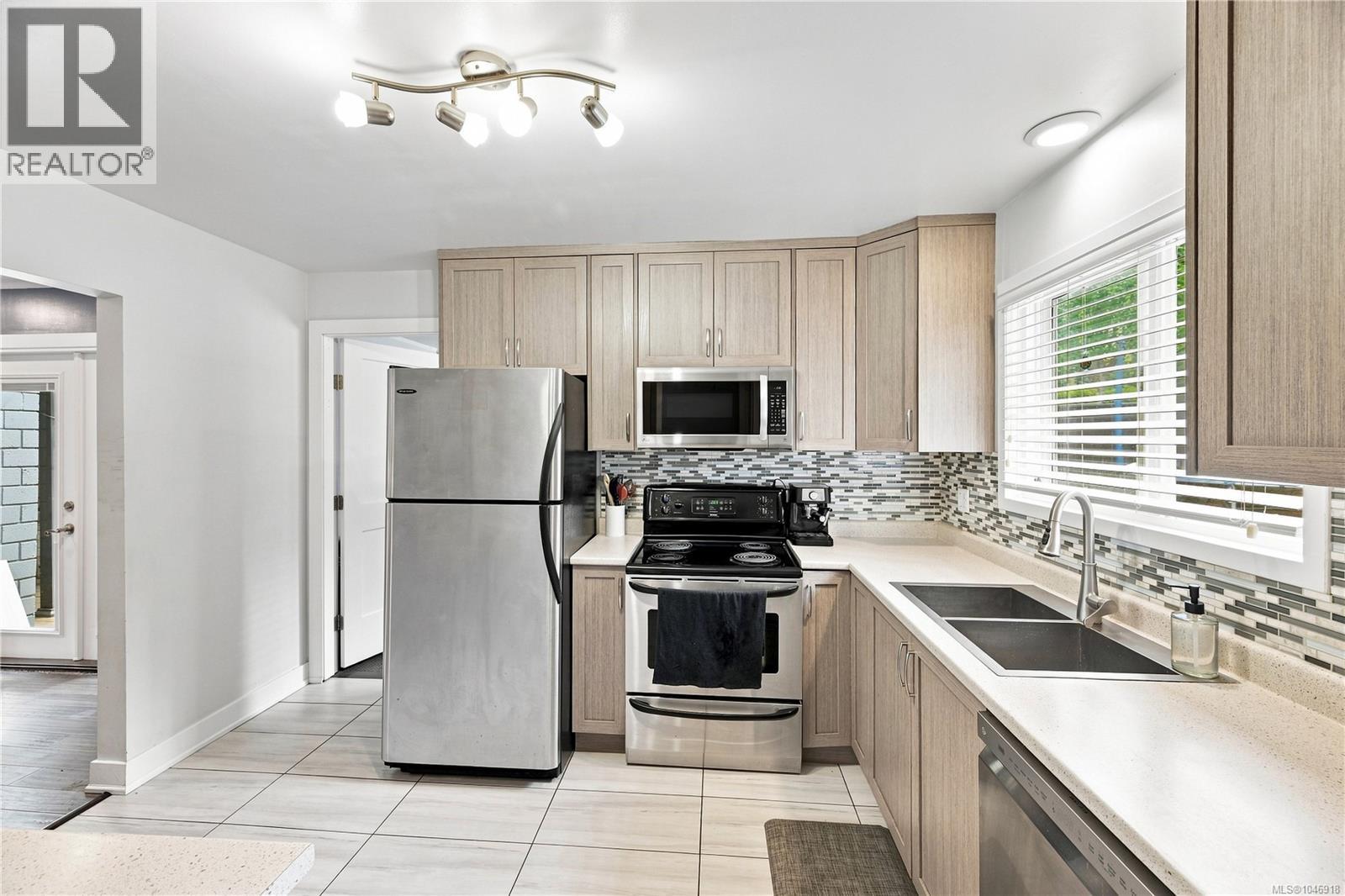 195 Atkins Rd - 6