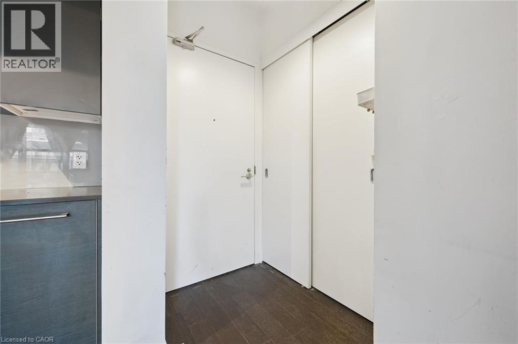 #418 1030 KING Street W - 6