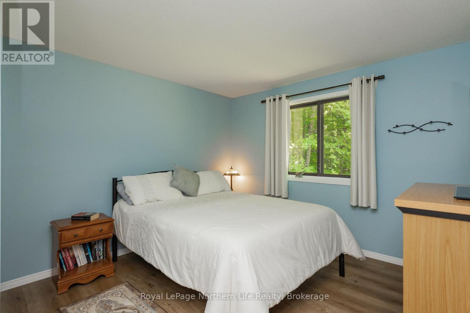 106 LAKEVIEW COURT - Image 21