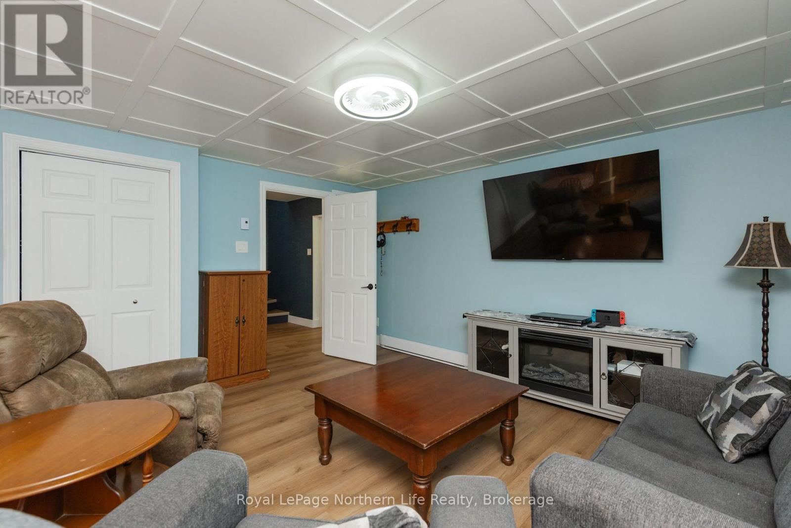 106 LAKEVIEW COURT - Image 36