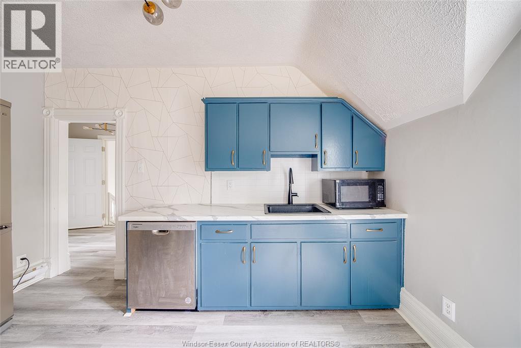 31 ADELAIDE STREET N. - Image 29