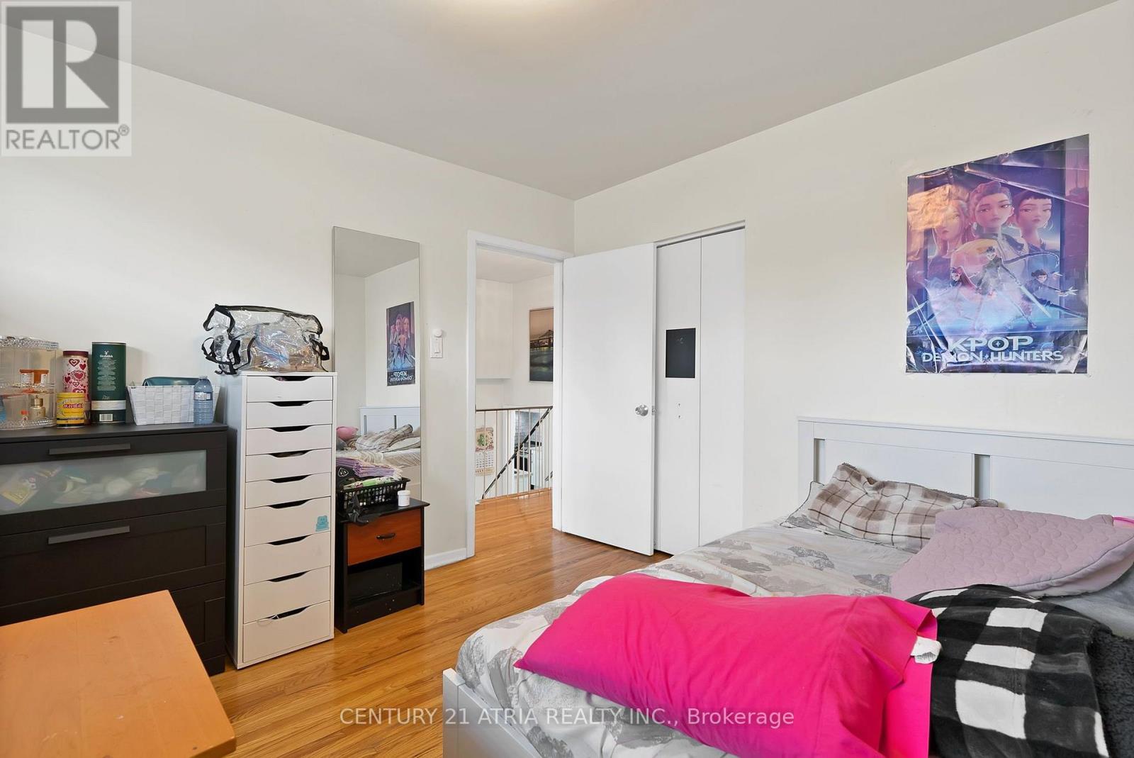 56 TOBERMORY DRIVE - 18