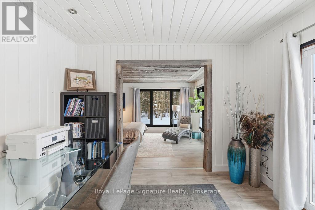 194552 13 GREY ROAD - 12