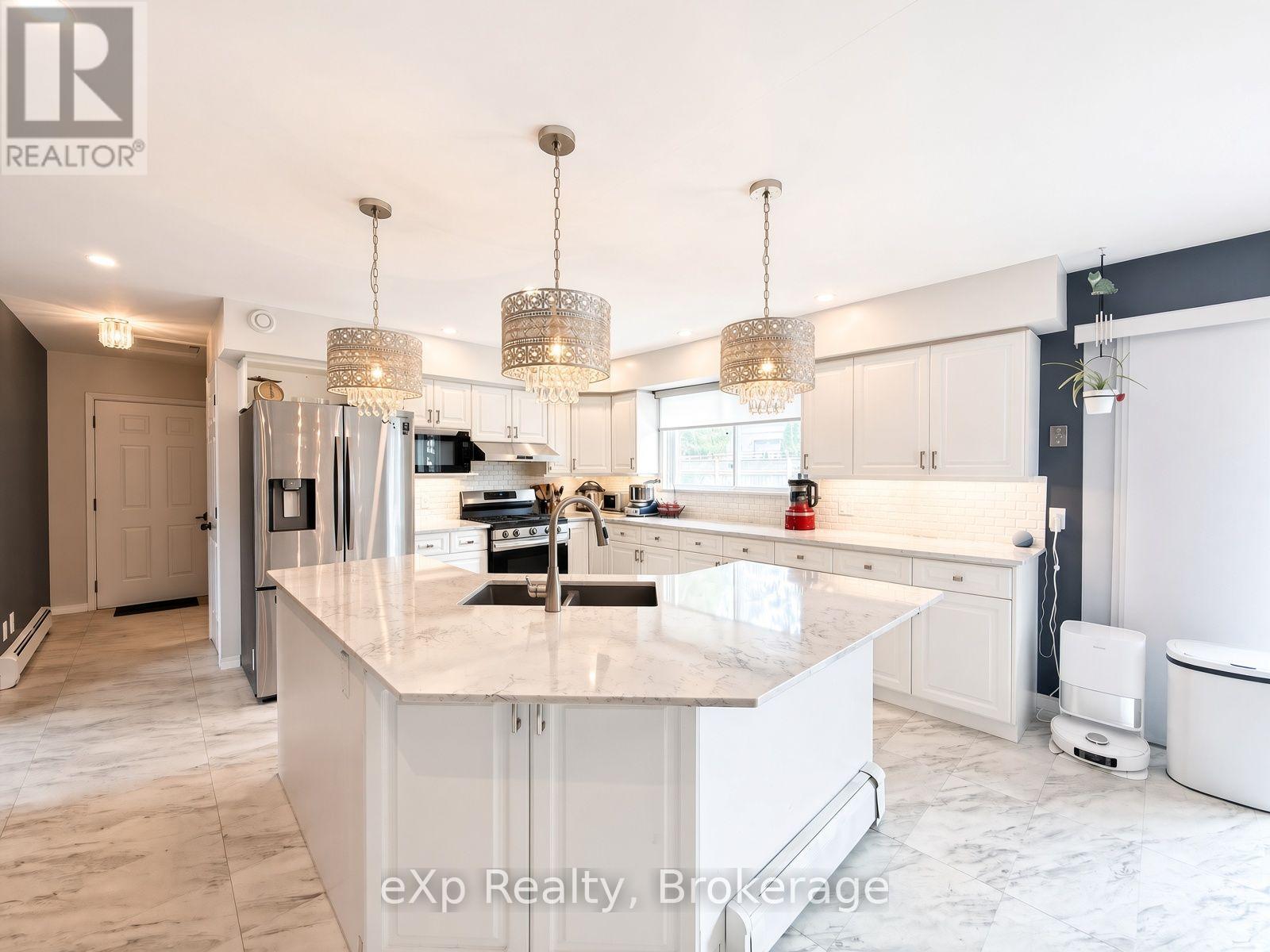 23 12TH STREET S - Image 11